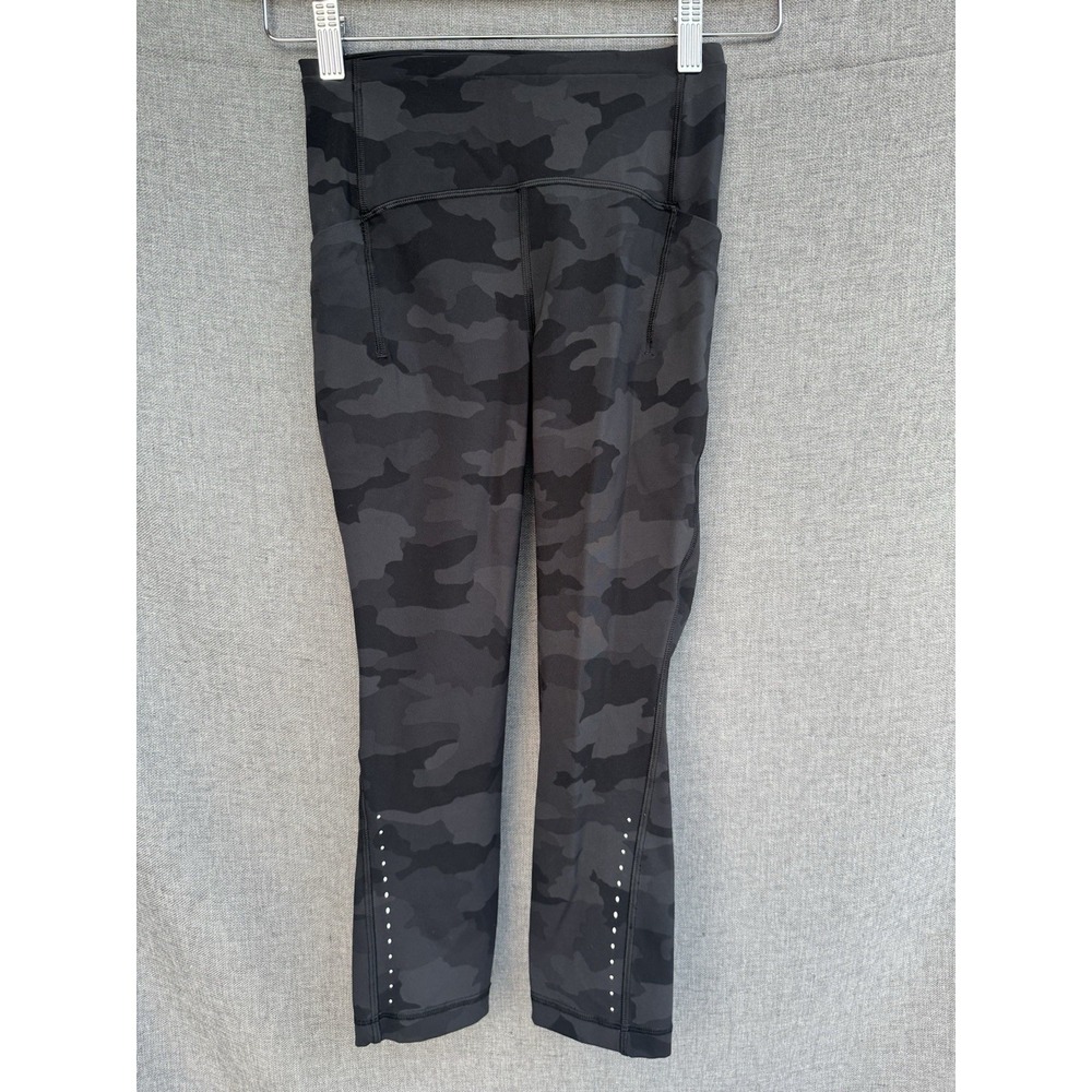 Lululemon Sz 2 Swift Speed‎ High-Rise Crop 21" Heritage 365 Camo Deep Coal Multi